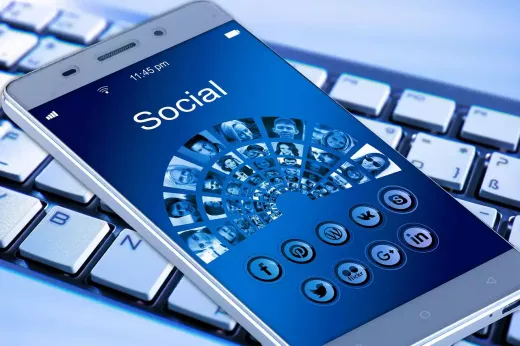 AI ומדיה חברתית: אוטומציה וניתוח של הנוכחות החברתית שלך